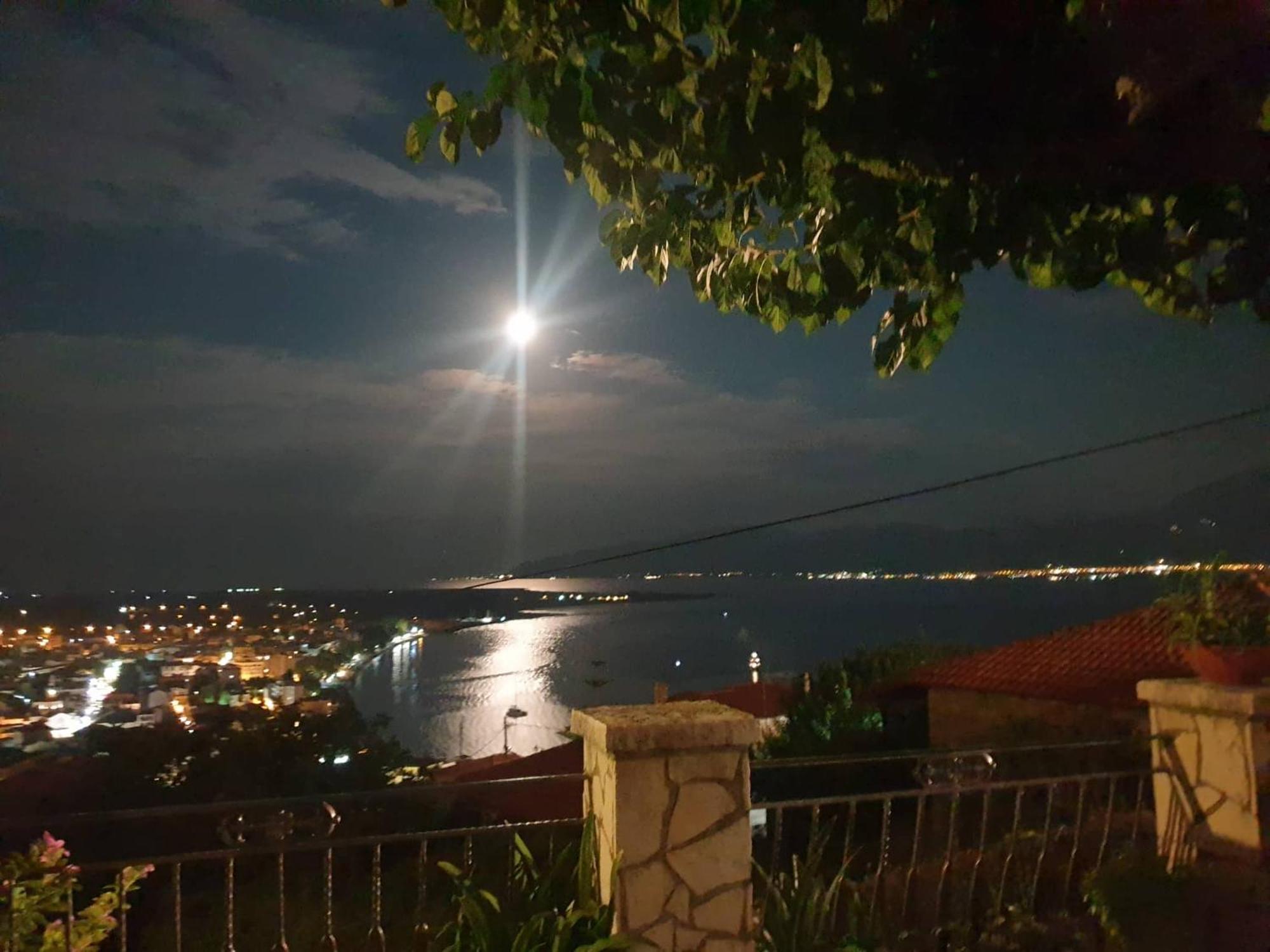 View By The Castle Nafpaktos Villa Exterior foto