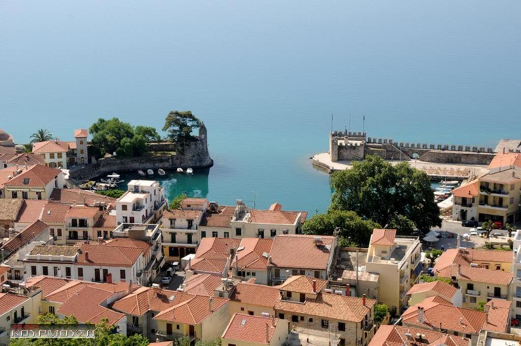View By The Castle Nafpaktos Villa Exterior foto
